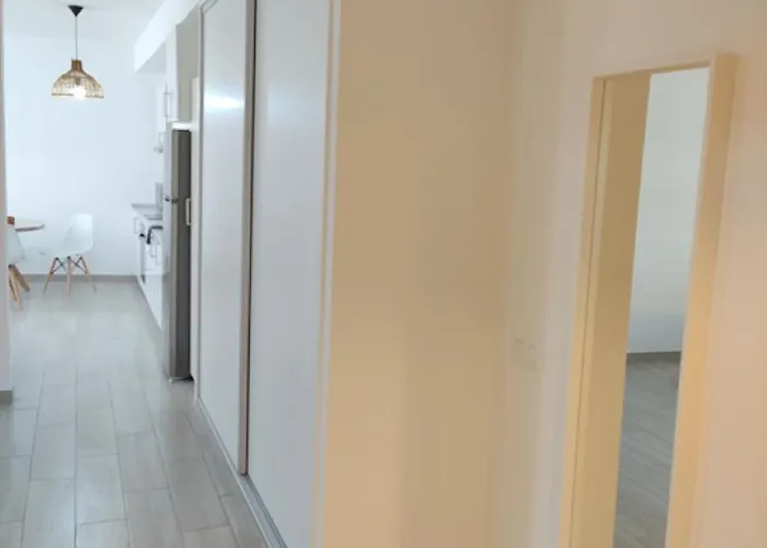 Lägenhet Casa Tasya Centre